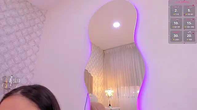 Pia Johnson  online show from 11-04-25, 11:42