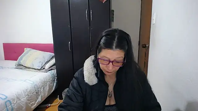 Snapshot of latin49 chatting on 06-15-26, 05:31 latin49 online show from 06-15-26, 05:31