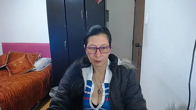Snapshot of latin49 chatting on 06-25-26, 05:34 latin49 online show from 06-25-26, 05:34