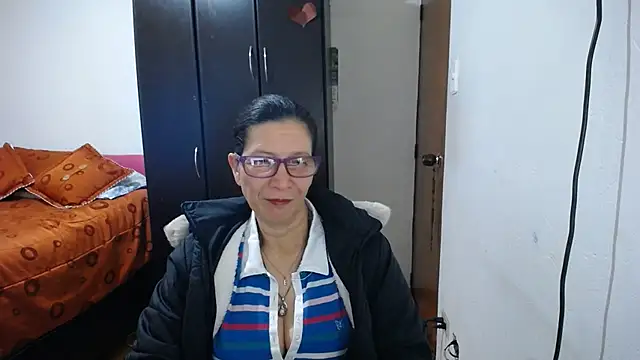 Snapshot of latin49 chatting on 07-16-26, 05:13 latin49 online show from 07-16-26, 05:13