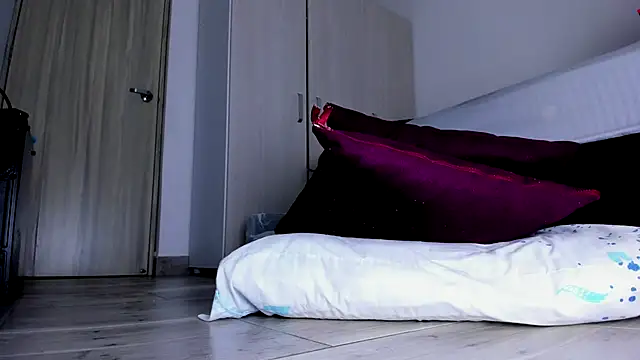 Skarleth69 online show from 10-20-25, 03:40