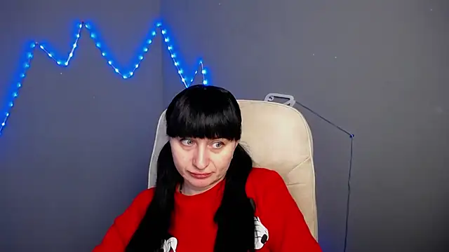 NinaFlawlees online show from 04-20-26, 06:05