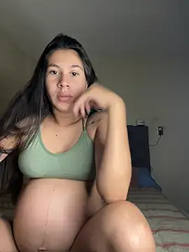 Snapshot of alia_bashar chatting on 03-08-26, 08:18 alia bashar online show from 03-08-26, 08:18