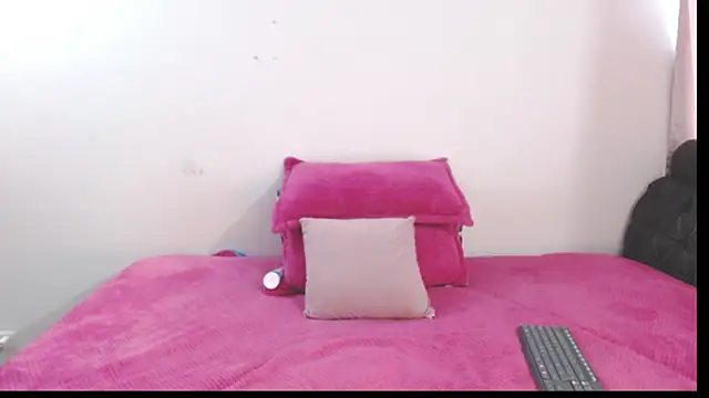 zohe  online show from 11-26-25, 02:29