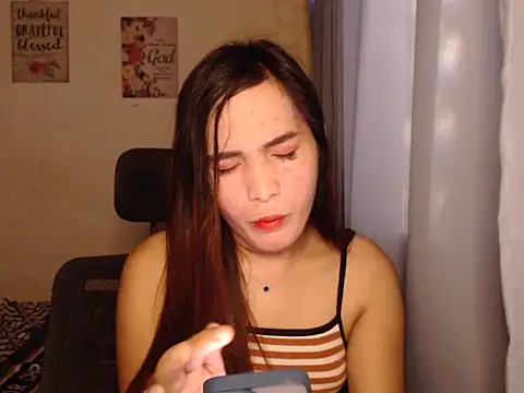 Snapshot of Msyensmith chatting on 02-08-25, 06:54 Msyensmith online show from 02-08-25, 06:54