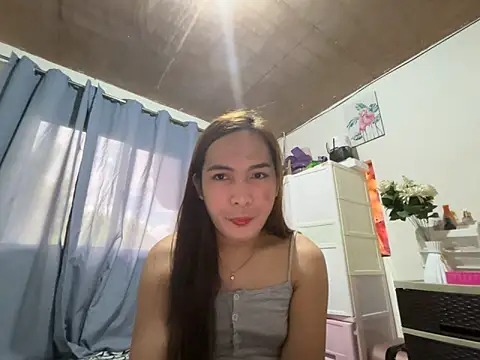 Snapshot of Msyensmith chatting on 05-17-26, 05:16 Msyensmith online show from 05-17-26, 05:16