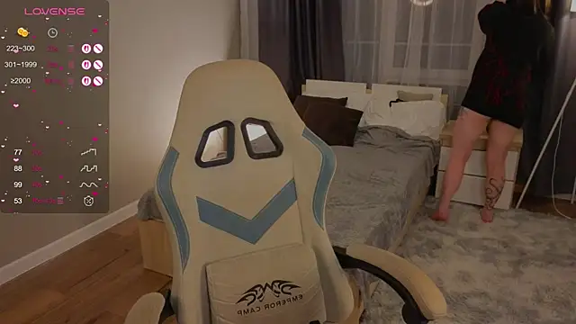 Snapshot of zelda_1 chatting on 09-12-25, 12:55 zelda 1 online show from 09-12-25, 12:55