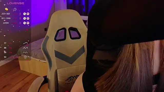 Snapshot of zelda_1 chatting on 10-12-25, 07:35 zelda 1 online show from 10-12-25, 07:35