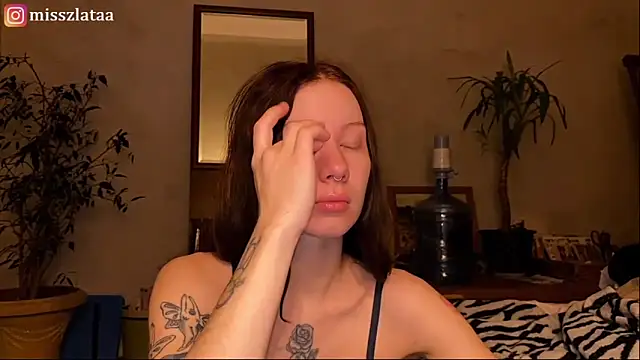 Snapshot of elfess chatting on 11-17-25, 05:35 elfess online show from 11-17-25, 05:35