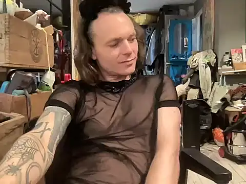 Snapshot of rexflexxx chatting on 11-01-25, 08:27 rexflexxx online show from 11-01-25, 08:27