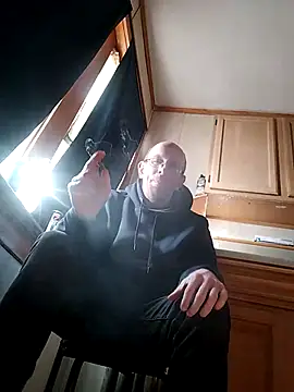 Snapshot of TaylorBlaze chatting on 02-24-26, 07:34 TaylorBlaze online show from 02-24-26, 07:34