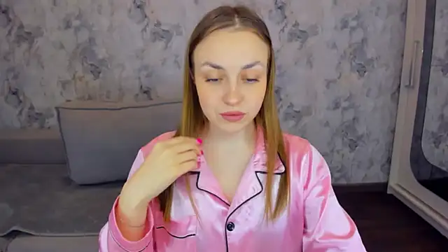 Snapshot of JessicaNickson chatting on 02-17-25, 01:10 JessicaNickson online show from 02-17-25, 01:10