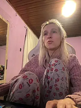 bunnydark00 online show from 09-11-25, 12:33