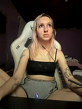 bunnydark00 online show from 10-17-25, 03:10