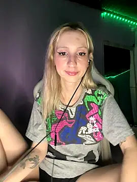 bunnydark00 online show from 12-04-25, 04:44