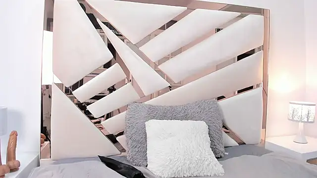 Snapshot of Naughty__Mom chatting on 01-29-25, 10:53 Naughty Mom online show from 01-29-25, 10:53