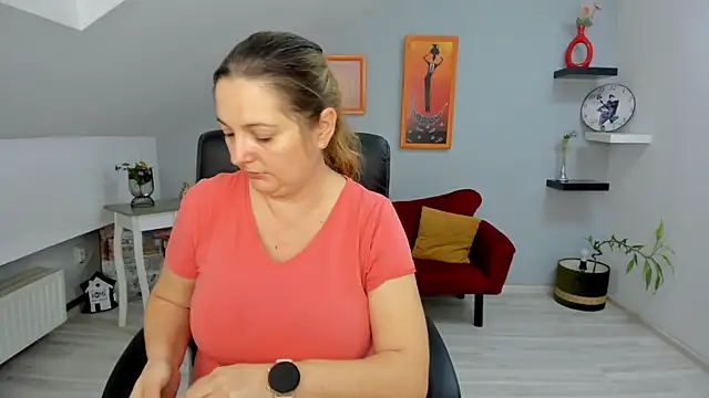 Snapshot of LollaGirl chatting on 02-10-25, 04:19 LollaGirl online show from 02-10-25, 04:19