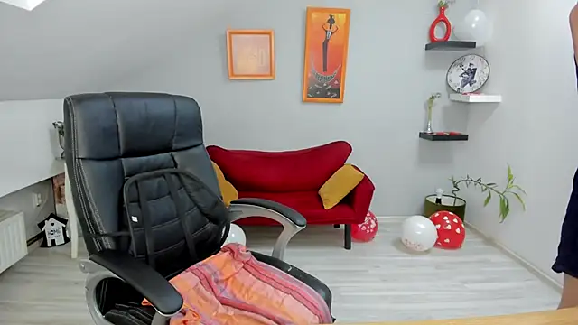 Snapshot of LollaGirl chatting on 02-14-25, 04:26 LollaGirl online show from 02-14-25, 04:26