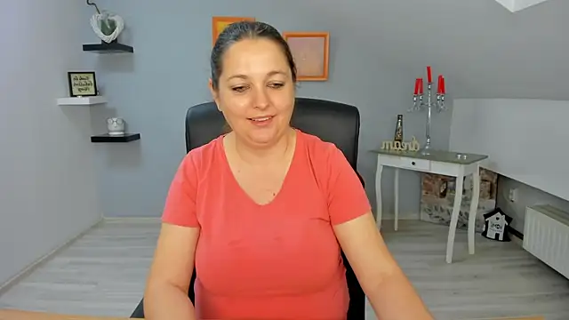 Snapshot of LollaGirl chatting on 03-11-25, 04:10 LollaGirl online show from 03-11-25, 04:10