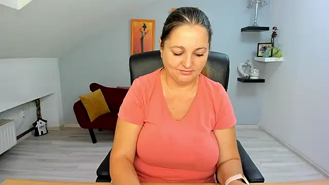 Snapshot of LollaGirl chatting on 09-17-25, 03:19 LollaGirl online show from 09-17-25, 03:19