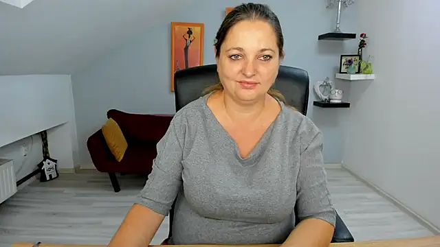 Snapshot of LollaGirl chatting on 09-22-25, 03:19 LollaGirl online show from 09-22-25, 03:19