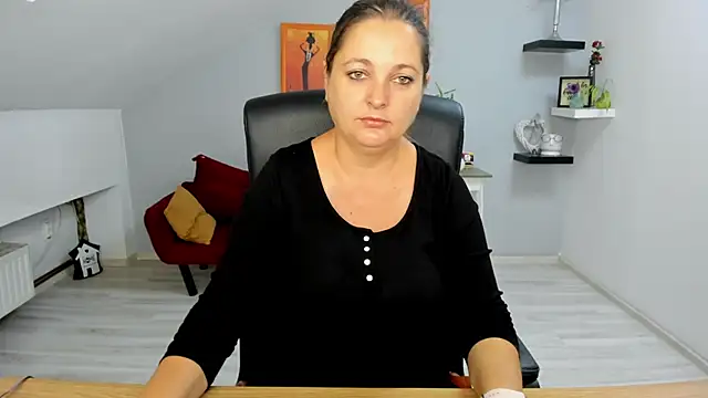 Snapshot of LollaGirl chatting on 09-23-25, 03:20 LollaGirl online show from 09-23-25, 03:20