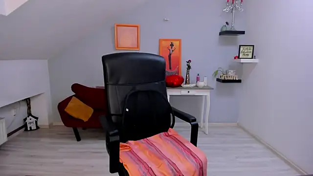 LollaGirl online show from 04-03-26, 03:26