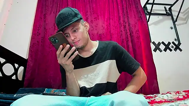 Snapshot of davidlatin66 chatting on 10-02-25, 07:10 davidlatin66 online show from 10-02-25, 07:10