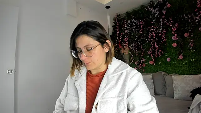 SarahDeyvis online show from 01-08-26, 01:57