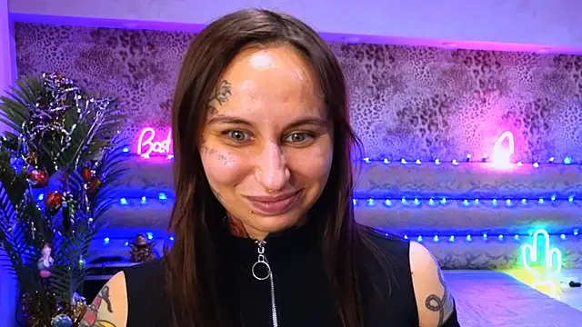 Snapshot of Cool_Freak_ chatting on 12-29-24, 01:06 Cool Freak online show from 12-29-24, 01:06