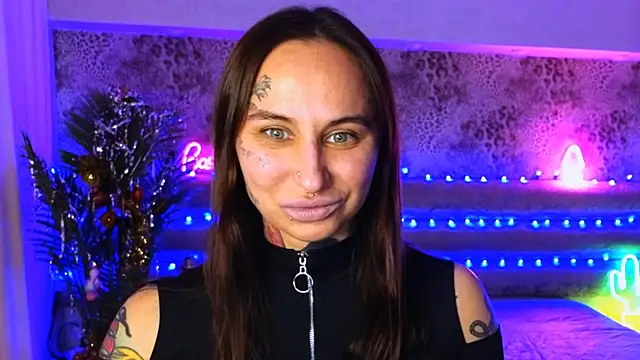 Snapshot of Cool_Freak_ chatting on 01-13-25, 09:52 Cool Freak online show from 01-13-25, 09:52