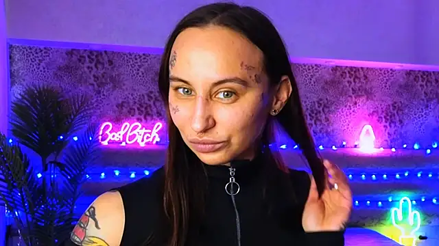 Snapshot of Cool_Freak_ chatting on 01-18-25, 10:17 Cool Freak online show from 01-18-25, 10:17