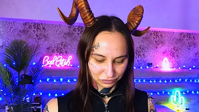 Snapshot of Cool_Freak_ chatting on 02-08-25, 11:12 Cool Freak online show from 02-08-25, 11:12