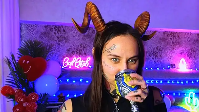 Snapshot of Cool_Freak_ chatting on 02-21-25, 11:11 Cool Freak online show from 02-21-25, 11:11