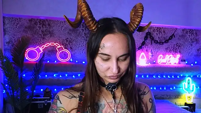 Snapshot of Cool_Freak_ chatting on 09-27-25, 10:20 Cool Freak online show from 09-27-25, 10:20