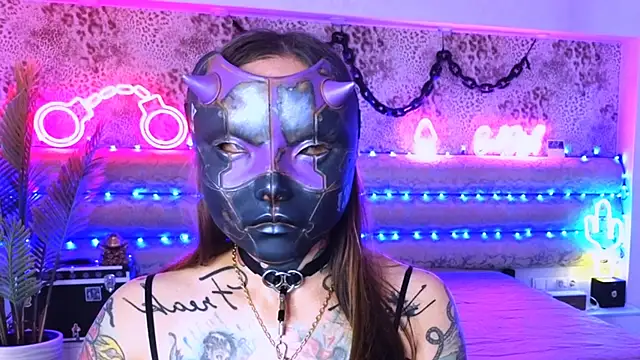 Snapshot of Cool_Freak_ chatting on 10-05-25, 10:35 Cool Freak online show from 10-05-25, 10:35