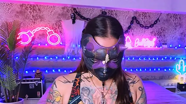 Snapshot of Cool_Freak_ chatting on 10-26-25, 10:32 Cool Freak online show from 10-26-25, 10:32