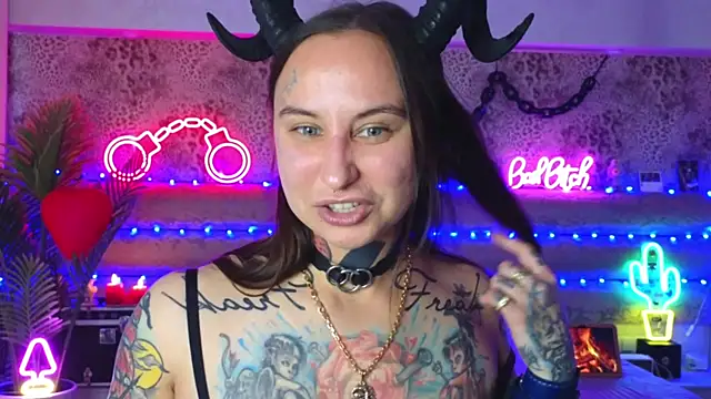 Cool Freak  online show from 05-02-26, 10:31