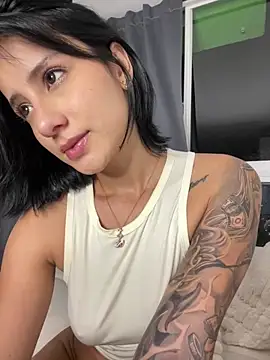 Snapshot of Ale_Lewis chatting on 01-03-25, 11:33 Ale Lewis online show from 01-03-25, 11:33