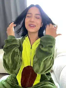 Snapshot of Ale_Lewis chatting on 02-14-25, 08:37 Ale Lewis online show from 02-14-25, 08:37