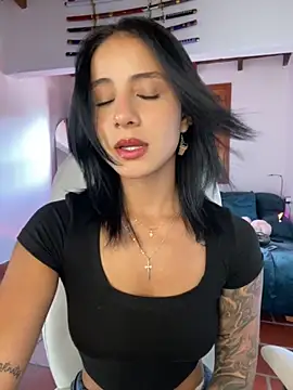 Snapshot of Ale_Lewis chatting on 09-26-25, 09:08 Ale Lewis online show from 09-26-25, 09:08