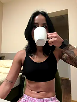 Ale Lewis online show from 11-06-25, 06:53