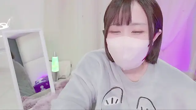 Snapshot of Yuu__k chatting on 01-11-25, 05:07 Yuu  k online show from 01-11-25, 05:07