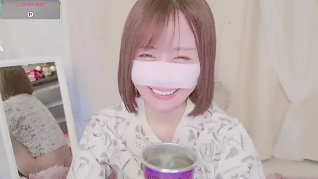 Snapshot of Yuu__k chatting on 02-16-25, 04:32 Yuu  k online show from 02-16-25, 04:32