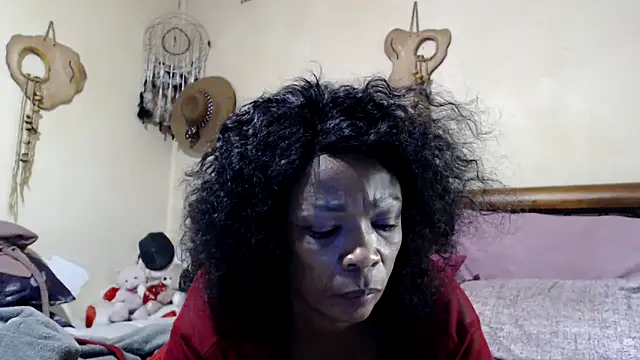 Snapshot of Gucci_Bx chatting on 02-14-25, 10:58 Gucci Bx online show from 02-14-25, 10:58