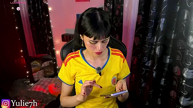 Snapshot of _Jessy_Moon_ chatting on 06-18-26, 12:11 Jessy Moon online show from 06-18-26, 12:11