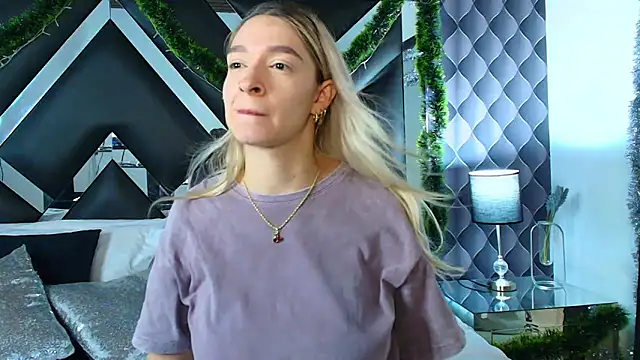 victoriaa lee  online show from 12-09-24, 07:29