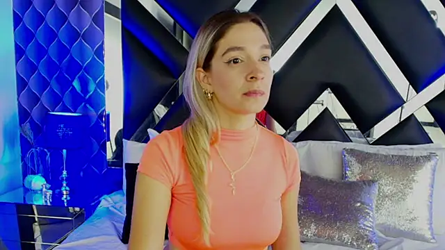 victoriaa lee  online show from 03-19-25, 07:49