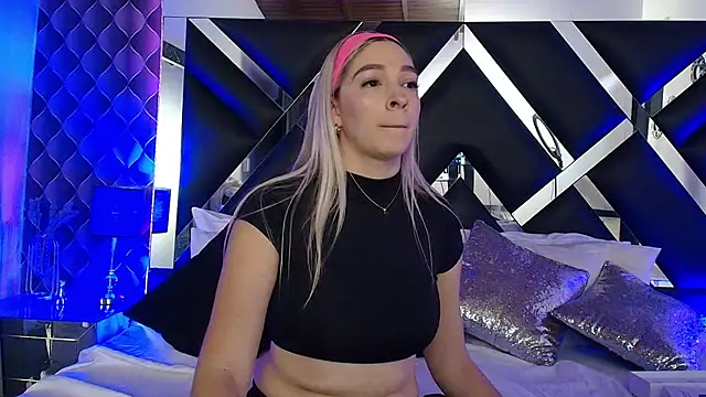 victoriaa lee  online show from 11-06-25, 07:26