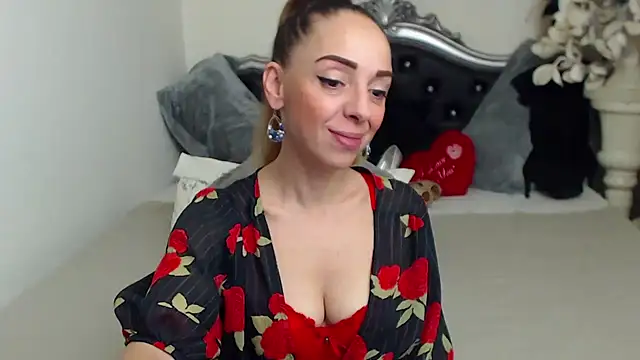 Snapshot of AylyneRichards chatting on 11-03-25, 06:03 AylyneRichards online show from 11-03-25, 06:03